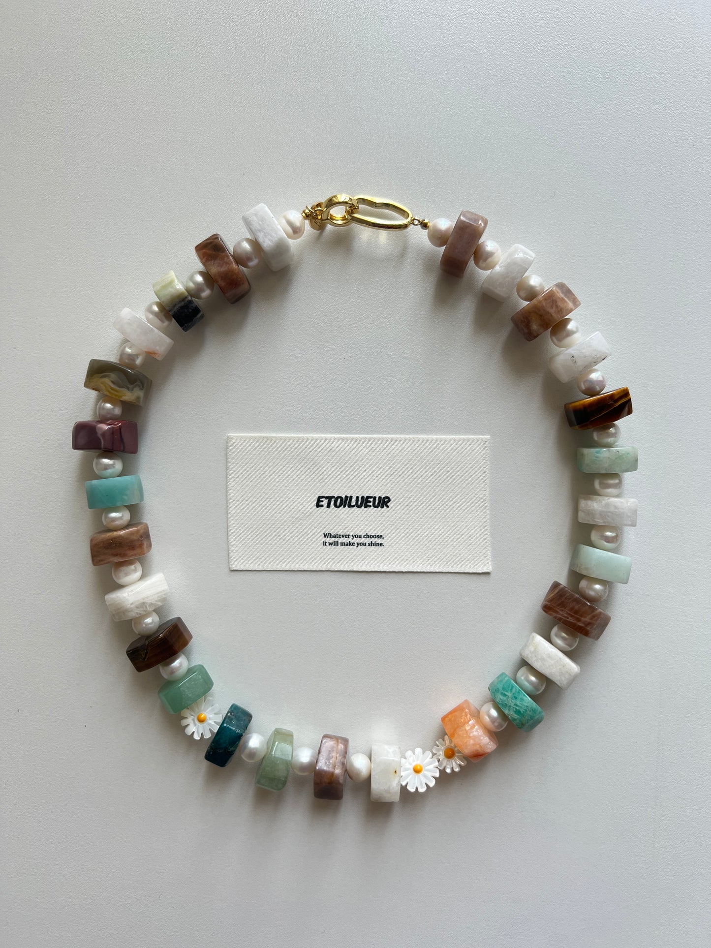 Brave Daisy necklace