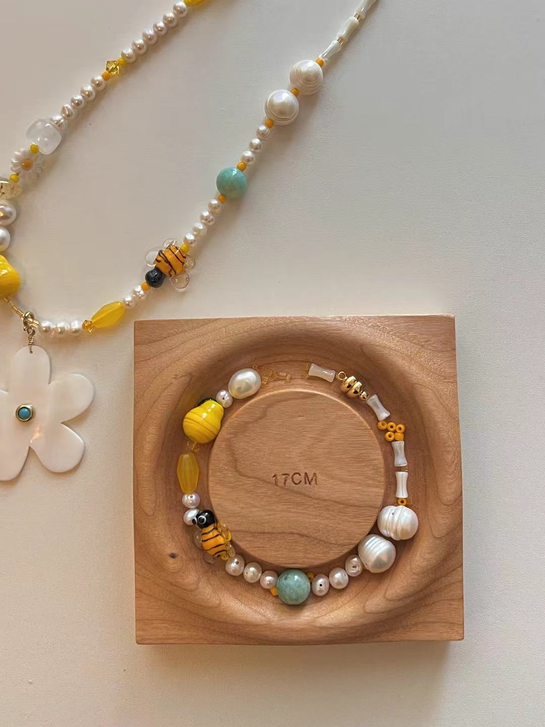 Honey bloom bracelet