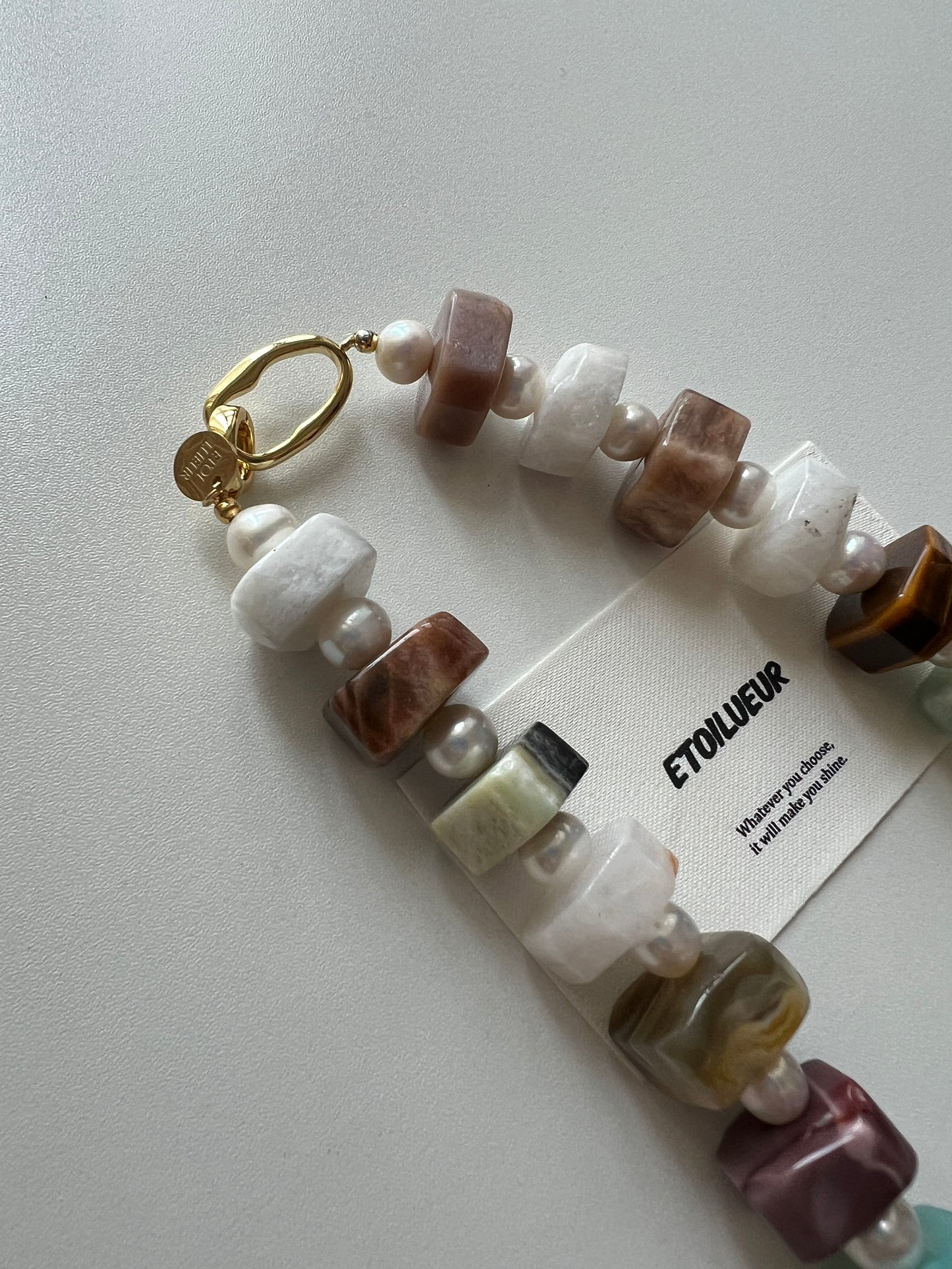 Brave Daisy necklace