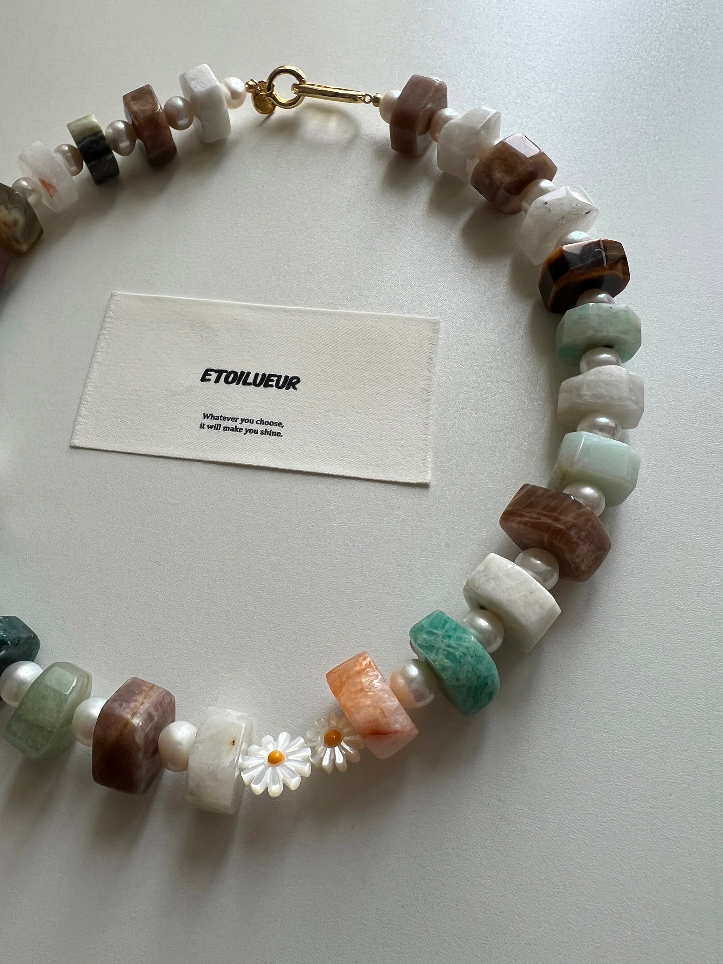 Brave Daisy necklace