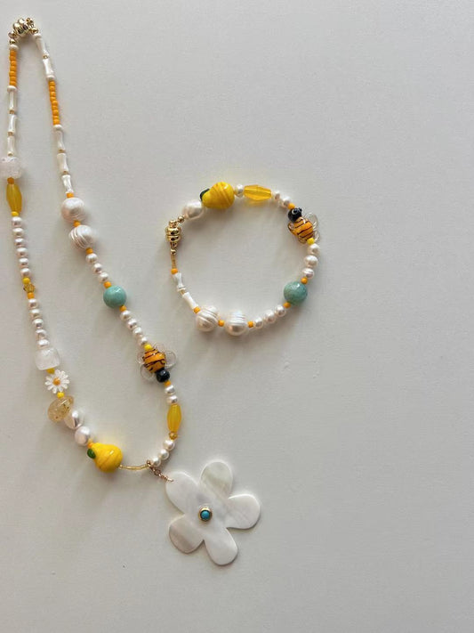 Honey bloom bracelet