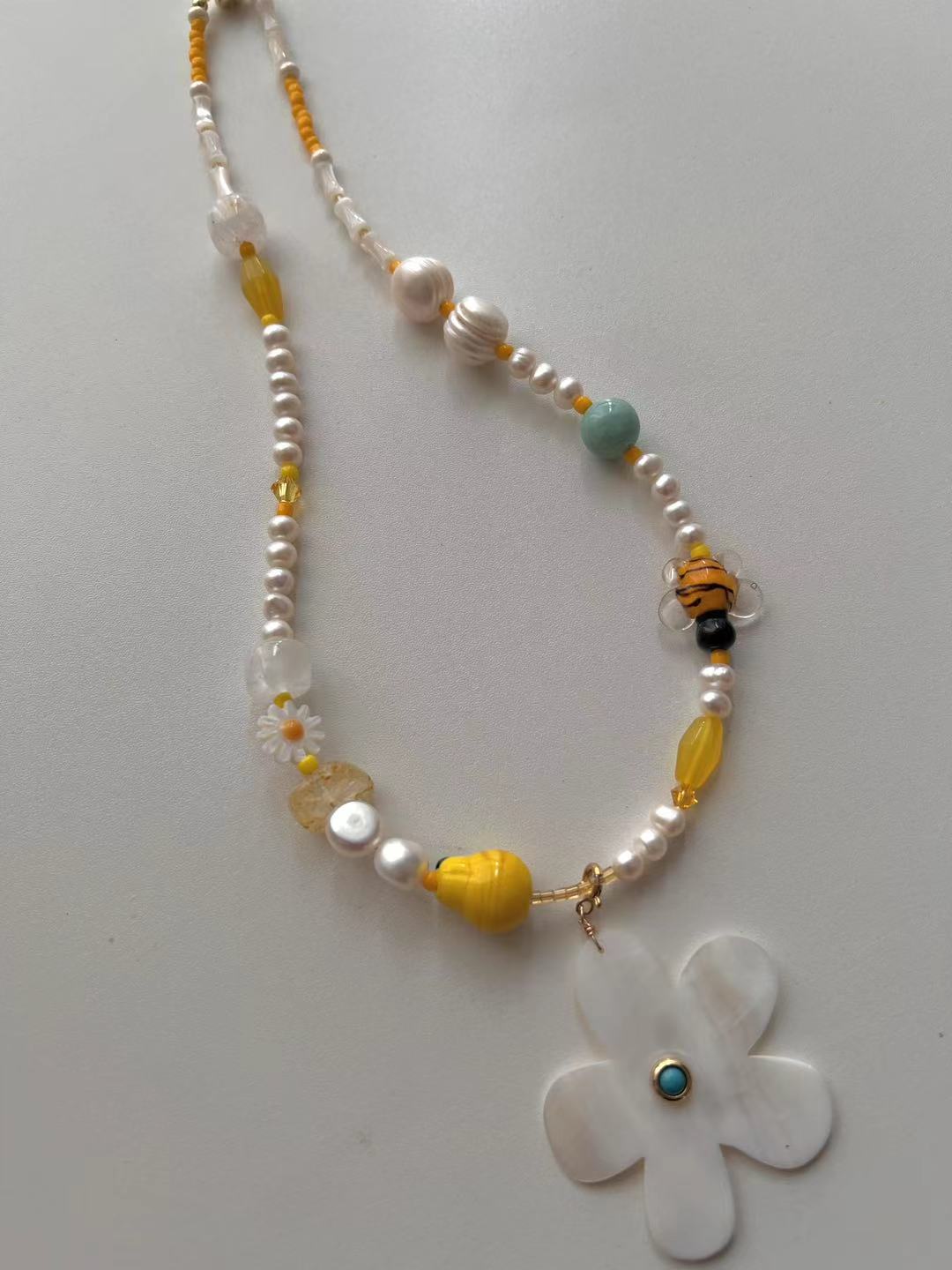 Honey bloom necklace