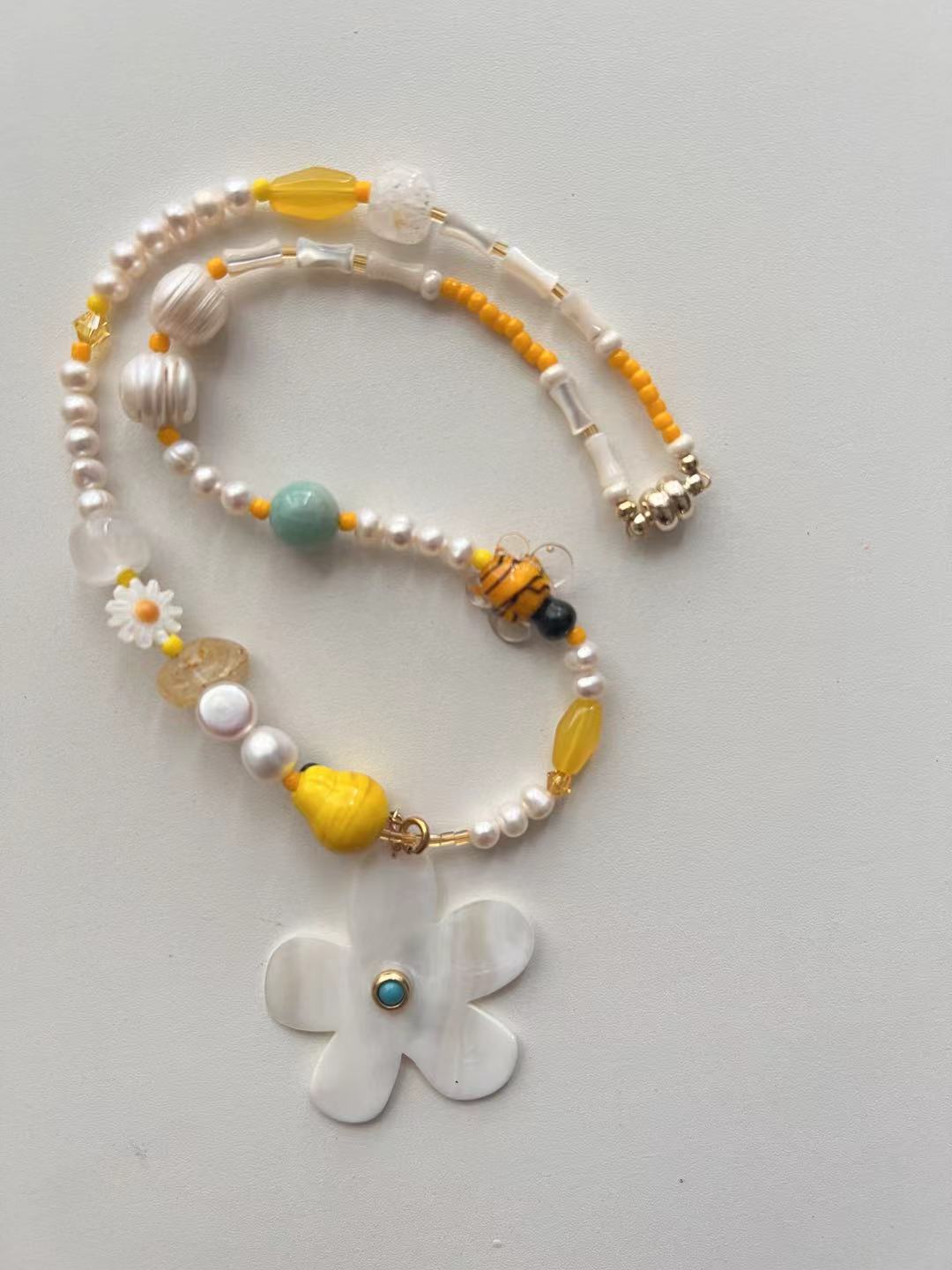 Honey bloom necklace