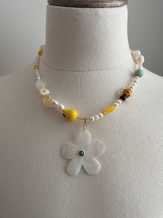 Honey bloom necklace