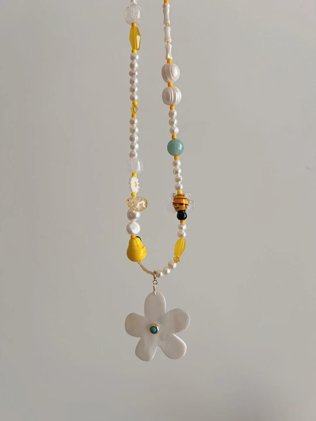 Honey bloom necklace